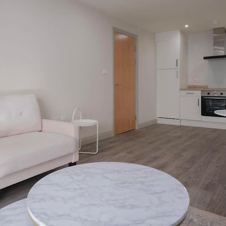 Charming 1-Bedroom Apartment In Leeds City Centre Perfect For Couples Or Solo Travelers Ngoại thất bức ảnh